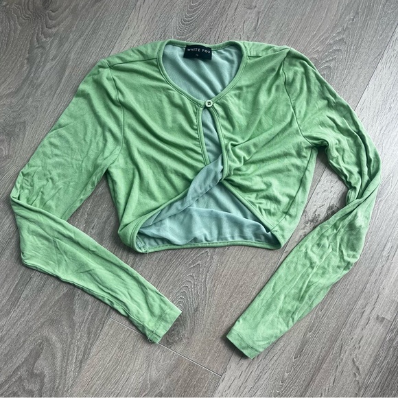 White Fox Green Long Sleeve Top Size Small - Picture 1 of 1